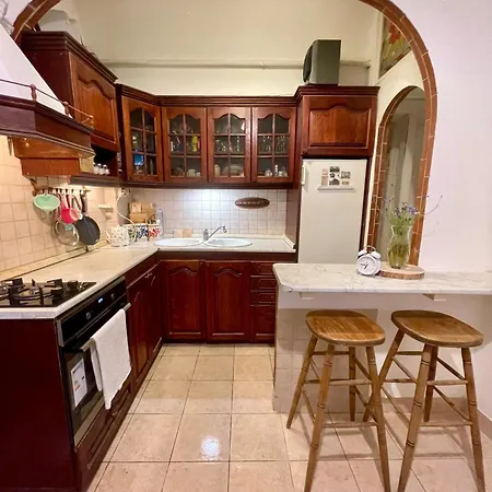 Apartment Almaszirom *